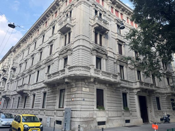 ufficio in vendita a Milano in zona Sempione