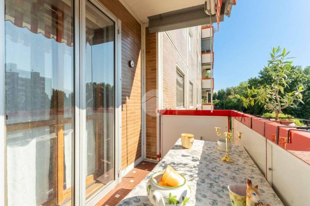 appartamento in vendita a Milano in zona Gratosoglio