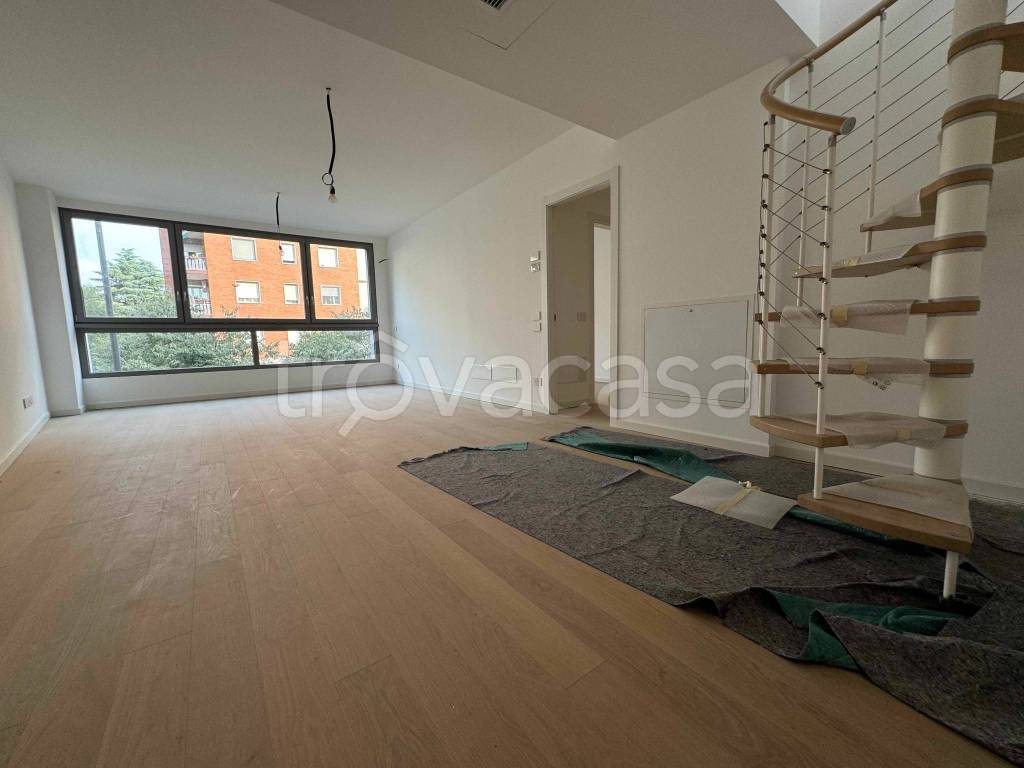 appartamento in vendita a Milano in zona Barona