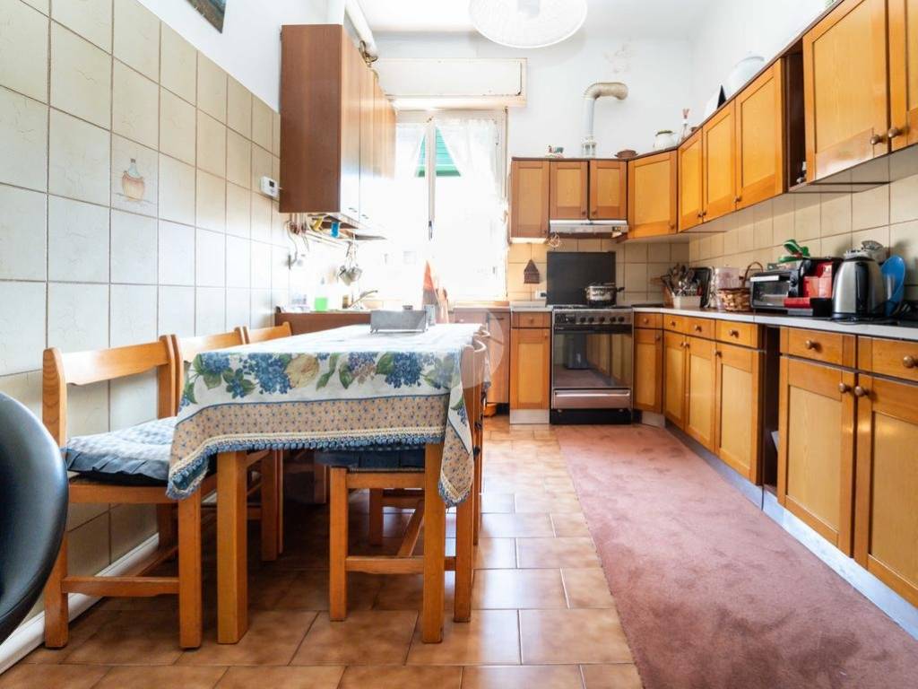 appartamento in vendita a Milano in zona Famagosta