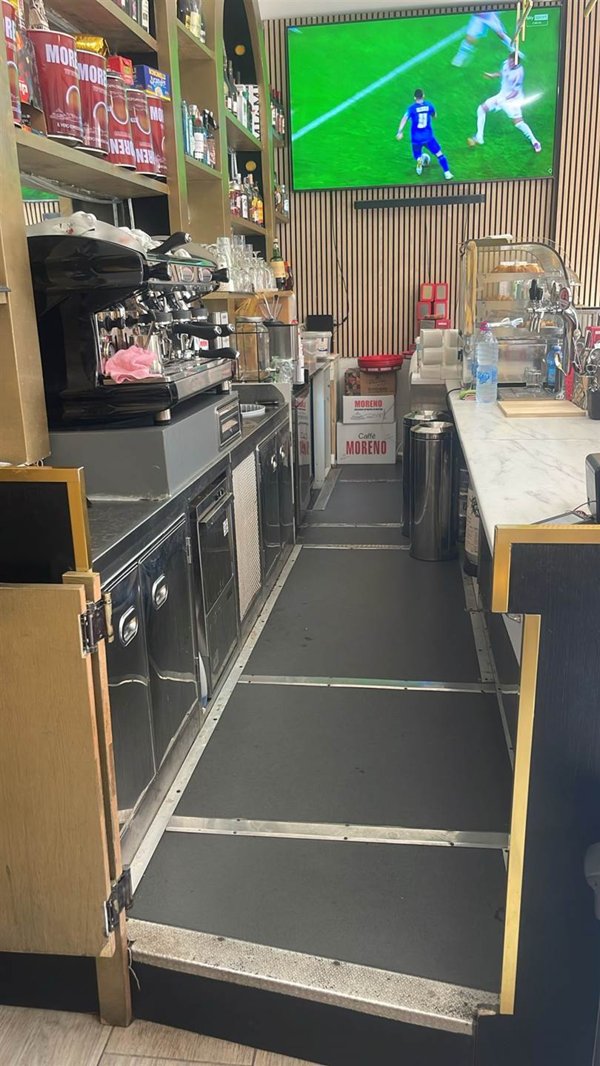 negozio in vendita a Milano in zona Cinque Giornate