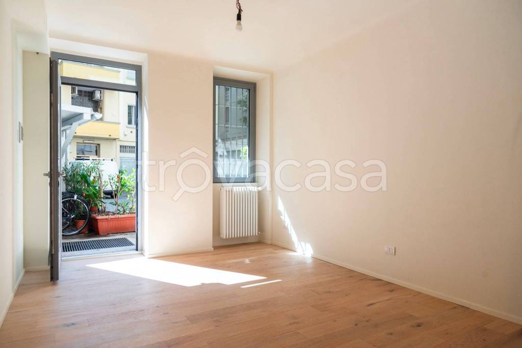 appartamento in vendita a Milano in zona Sant'Ambrogio