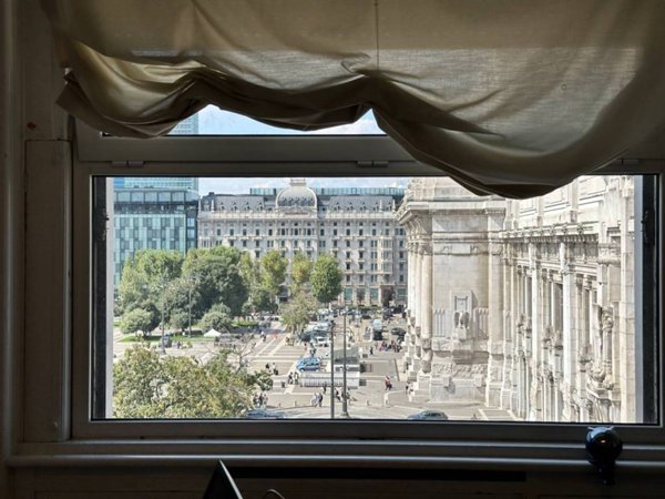 ufficio in vendita a Milano in zona Centro Direzionale