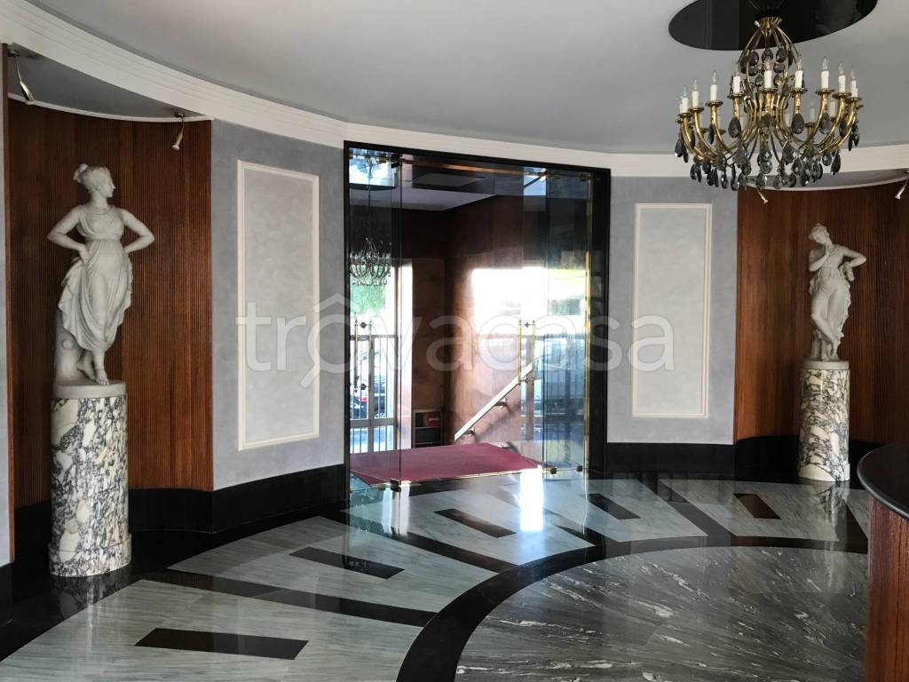 ufficio in vendita a Milano in zona Stazione Centrale