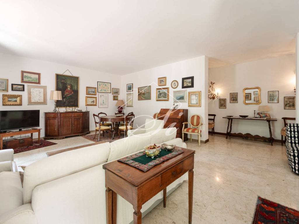 appartamento in vendita a Milano in zona Famagosta
