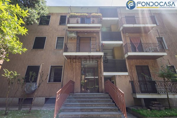 appartamento in vendita a Milano in zona Chiesa Rossa