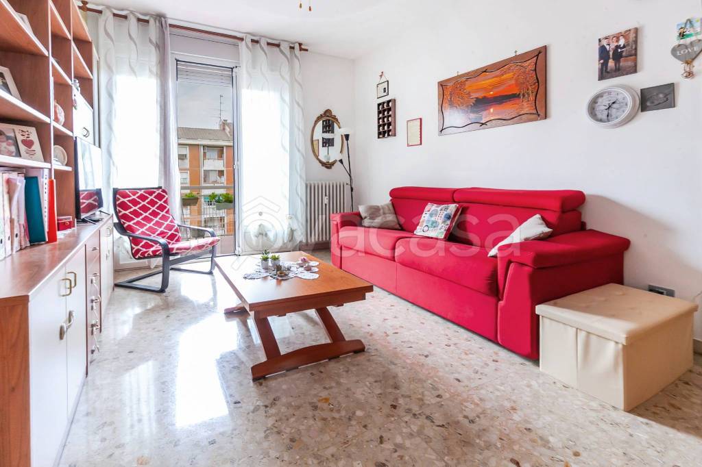 appartamento in vendita a Milano in zona Prato Centenaro