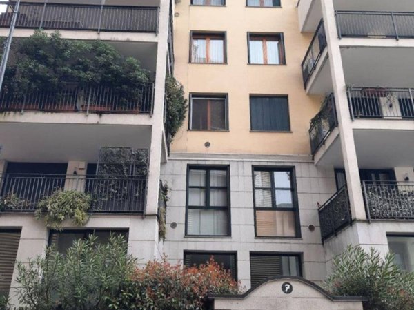 appartamento in vendita a Milano in zona Vigentino