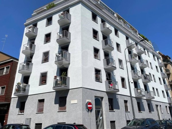 negozio in vendita a Milano in zona Piazzale Lodi