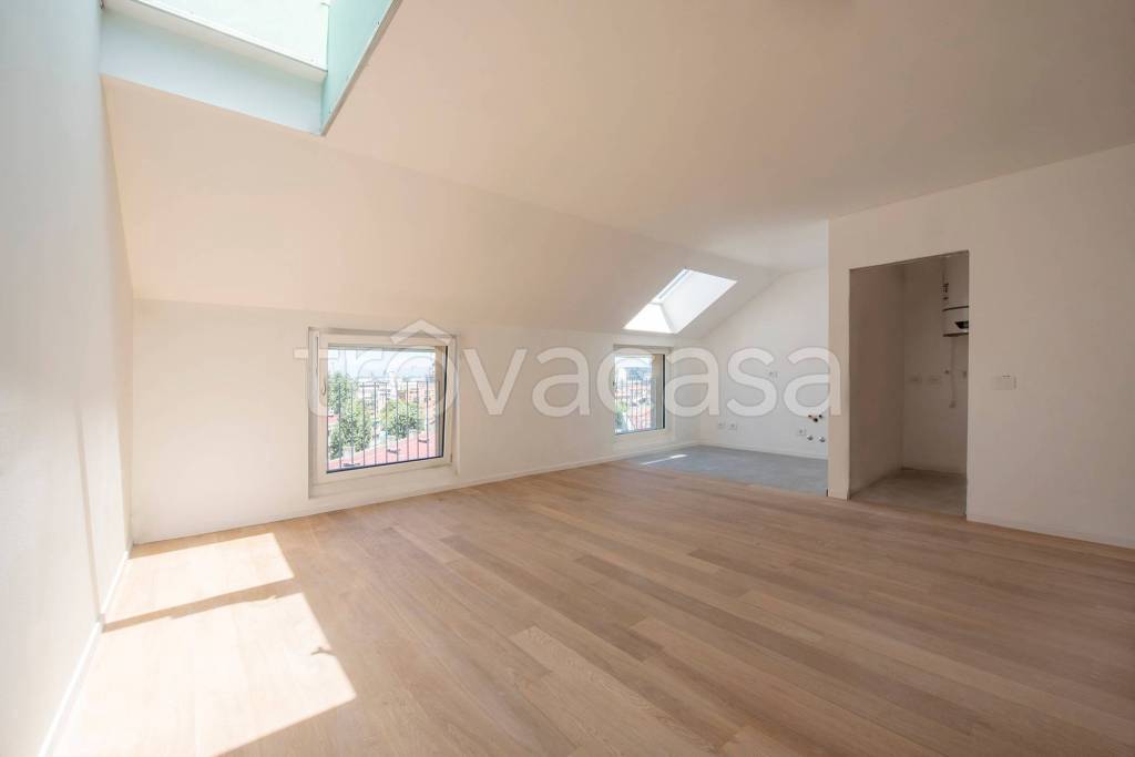 appartamento in vendita a Milano in zona Vigentino