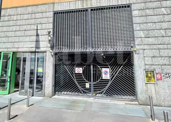 ufficio in vendita a Milano in zona Porta Venezia