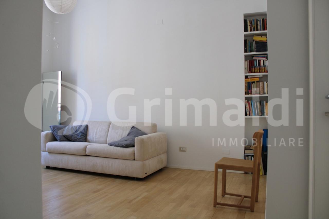 appartamento in vendita a Milano in zona Isola