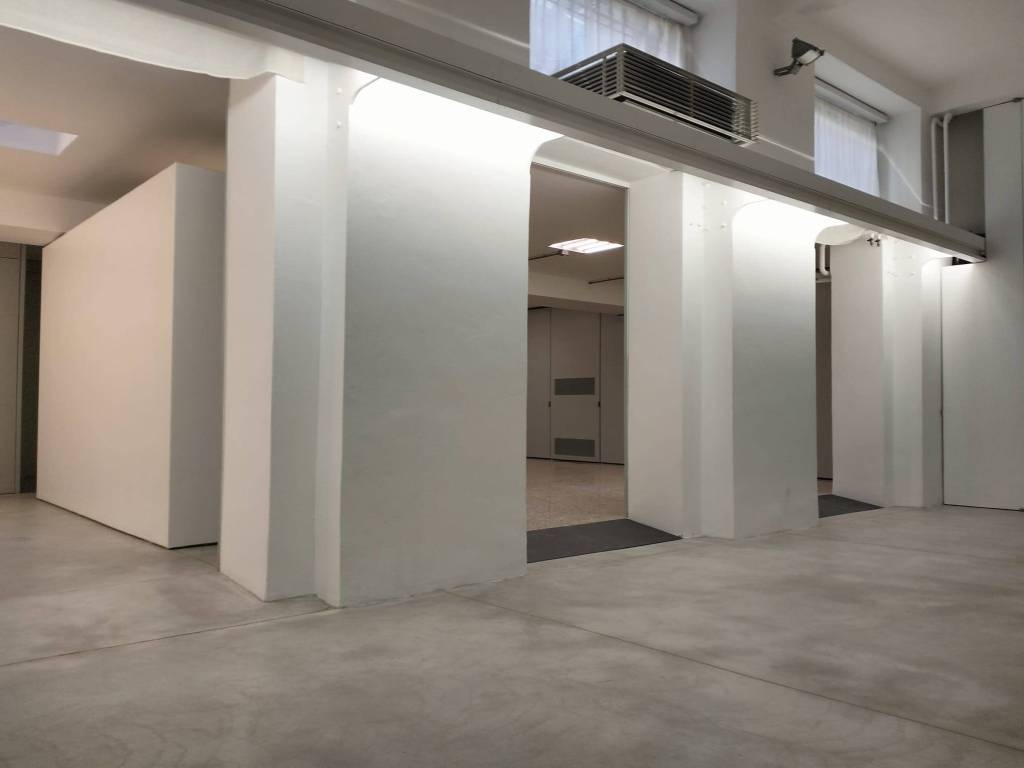 locale commerciale in vendita a Milano in zona Città Studi