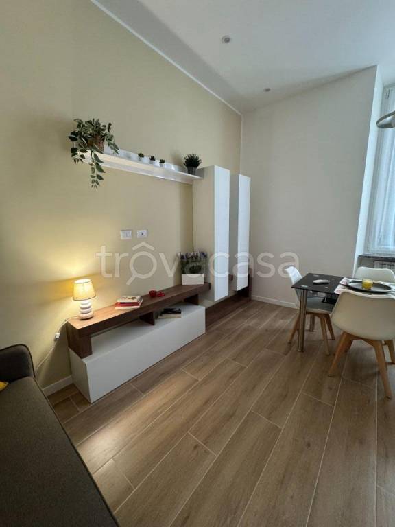 appartamento in vendita a Milano in zona Famagosta