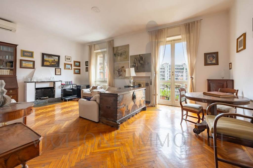 appartamento in vendita a Milano in zona Città Studi