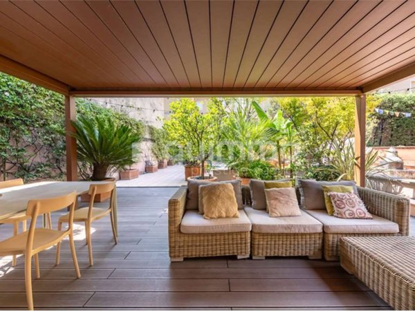 appartamento in vendita a Milano in zona Porta Nuova