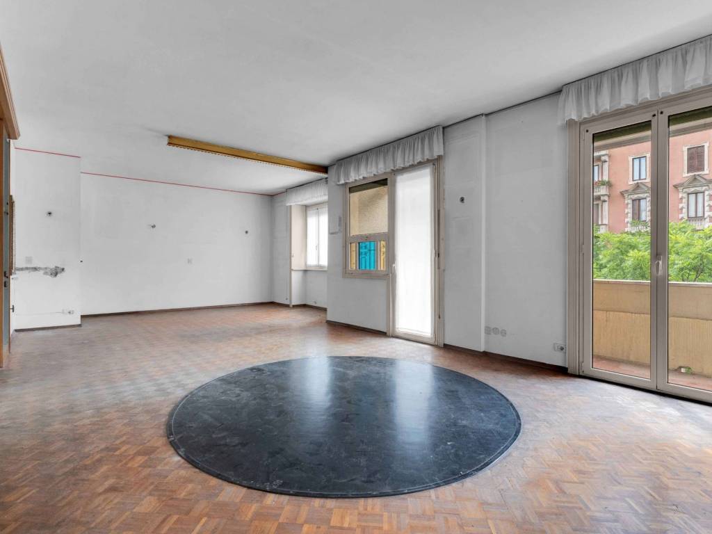appartamento in vendita a Milano in zona Il Portello