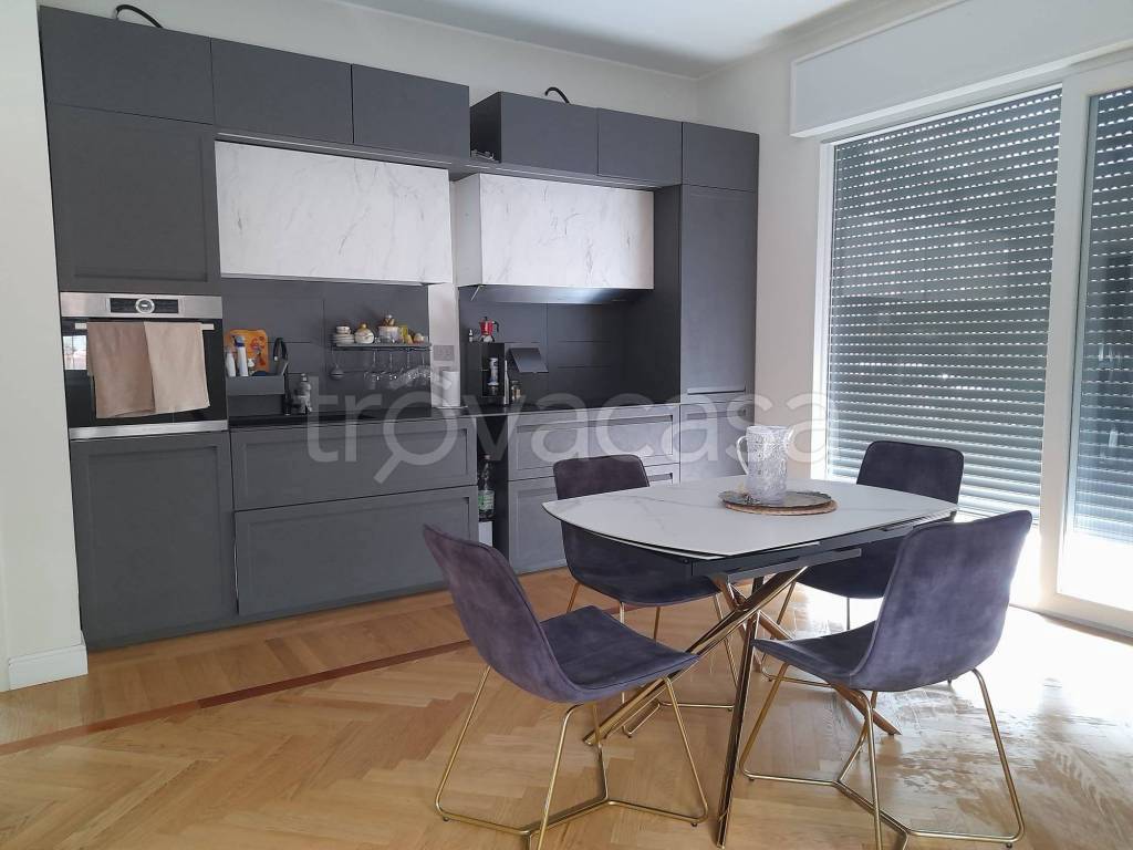 casa indipendente in vendita a Milano in zona Lorenteggio