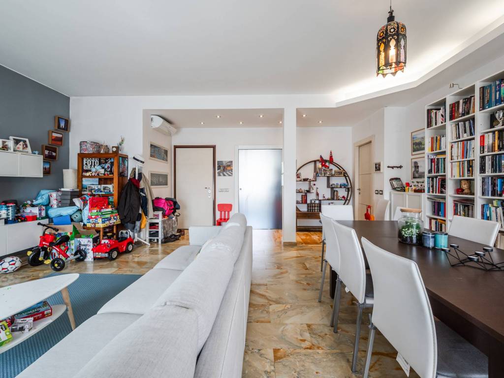 appartamento in vendita a Milano in zona Casoretto