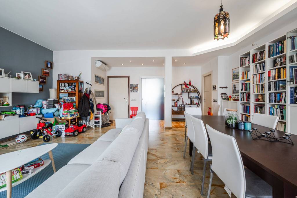 appartamento in vendita a Milano in zona Casoretto