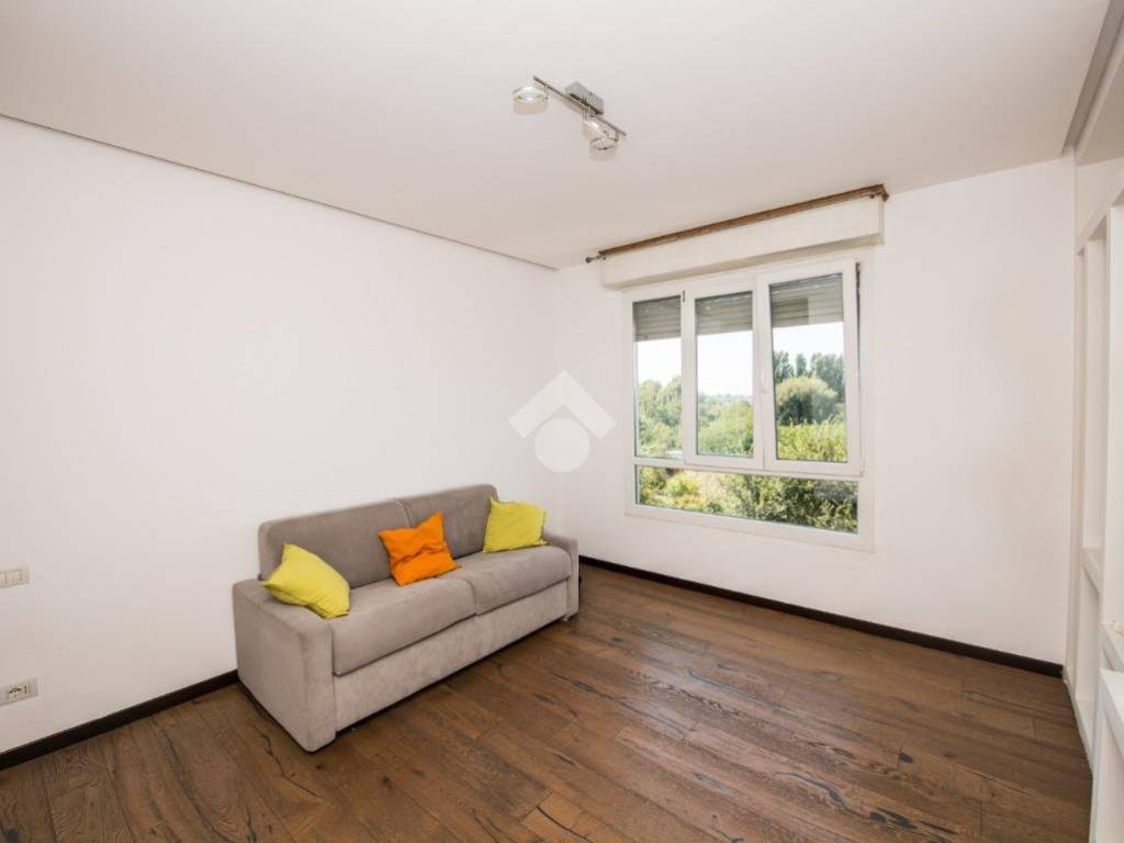 appartamento in vendita a Milano in zona Quartiere degli Olmi