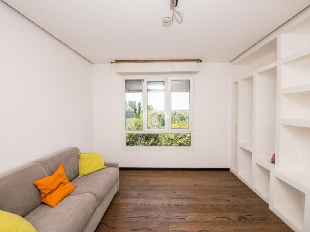 appartamento in vendita a Milano in zona Quartiere degli Olmi