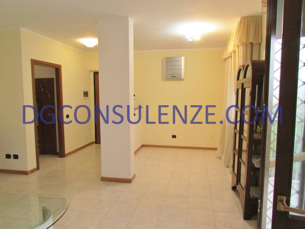 appartamento in vendita a Milano in zona Forlanini