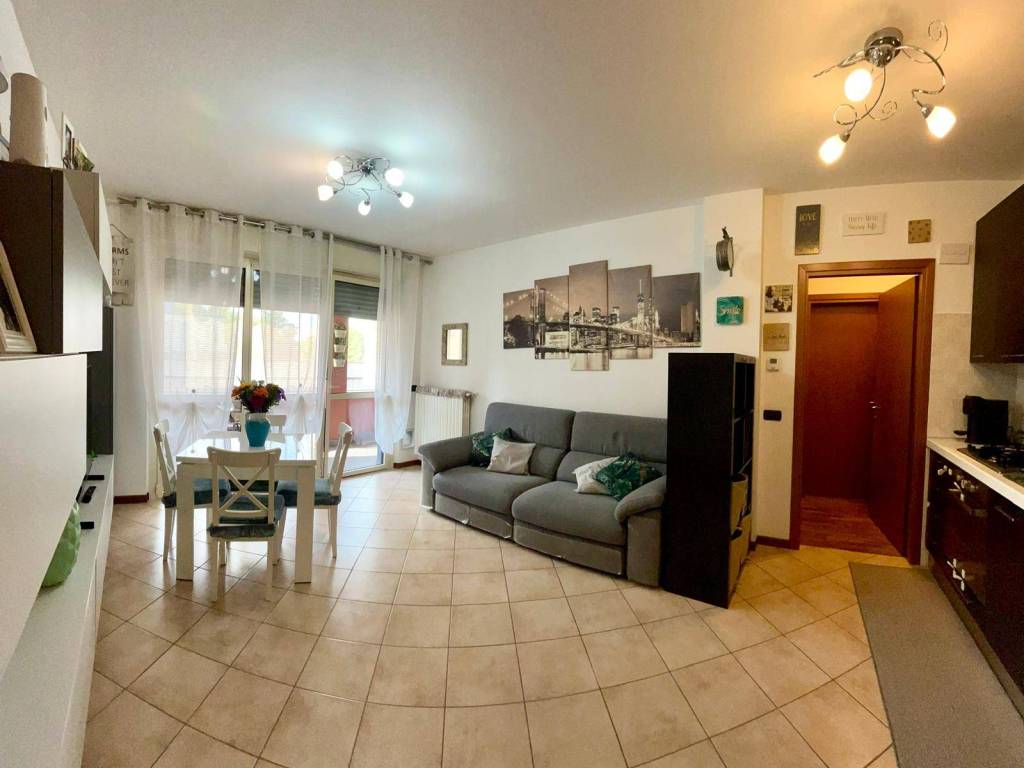 appartamento in vendita a Milano in zona Corvetto
