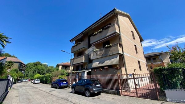 appartamento in vendita a Milano in zona Baggio