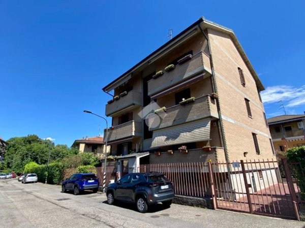 appartamento in vendita a Milano in zona Baggio