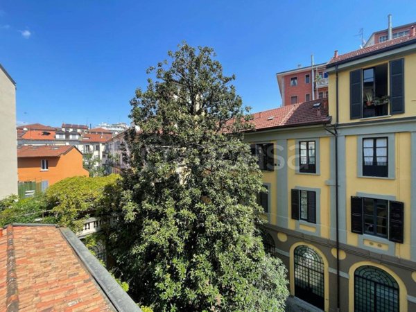 appartamento in vendita a Milano in zona Sant'Ambrogio