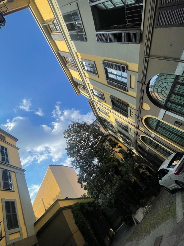 appartamento in vendita a Milano in zona Sant'Ambrogio
