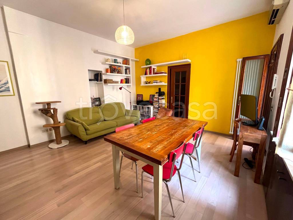 appartamento in vendita a Milano in zona Isola