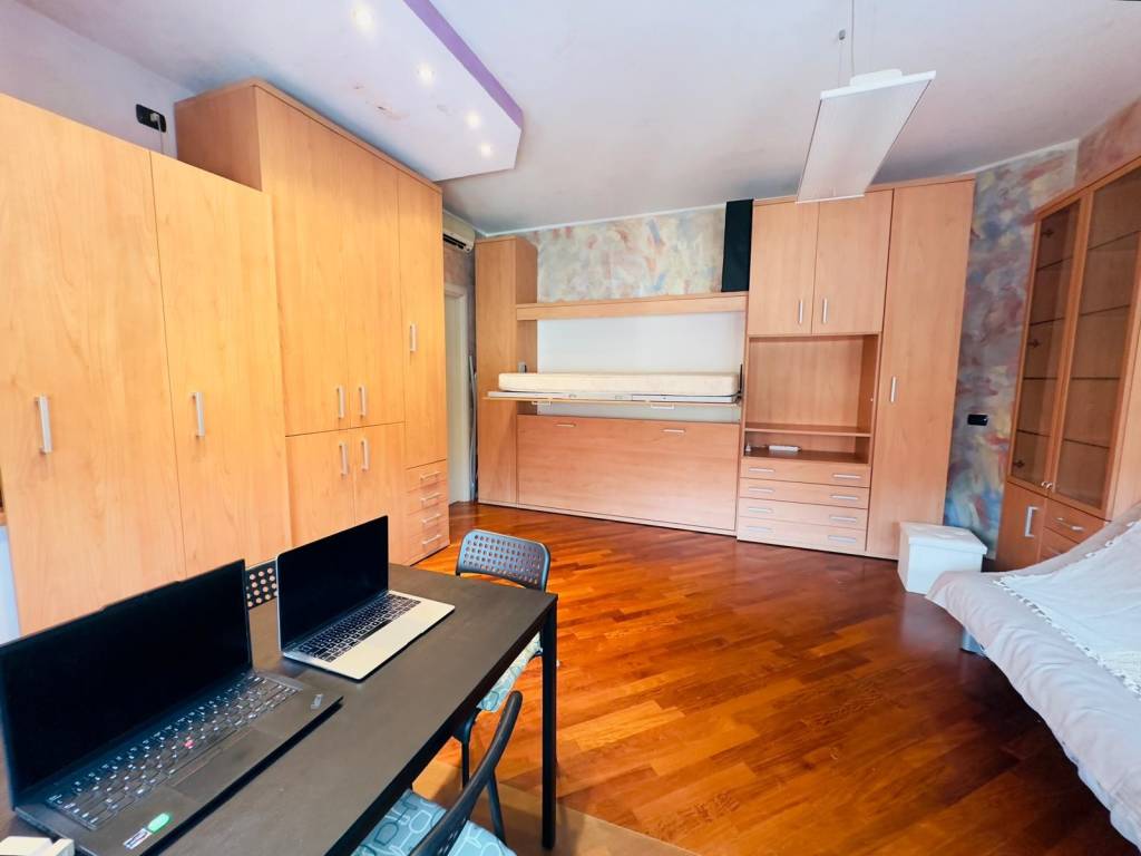 appartamento in vendita a Milano in zona Bocconi