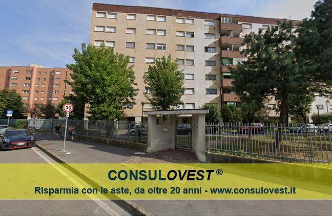 appartamento in vendita a Milano in zona Gallaratese