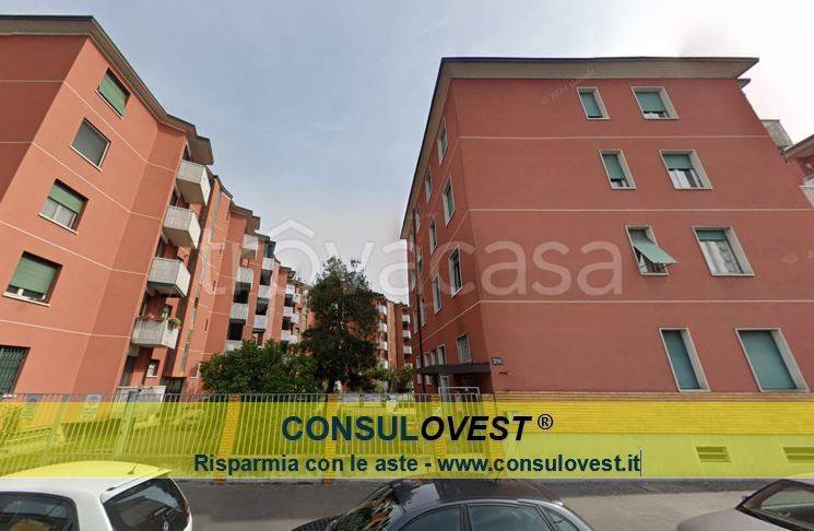appartamento in vendita a Milano in zona Lorenteggio