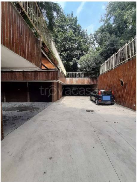 ufficio in vendita a Milano in zona Piazzale Lodi