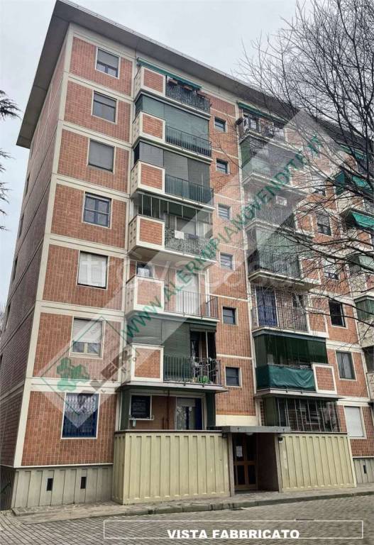 appartamento in vendita a Milano in zona Quartiere degli Olmi