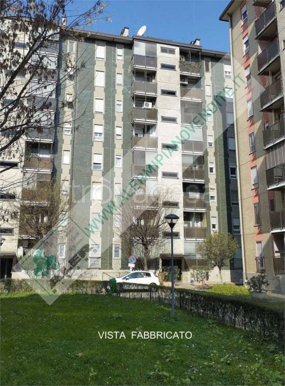 appartamento in vendita a Milano in zona Gallaratese