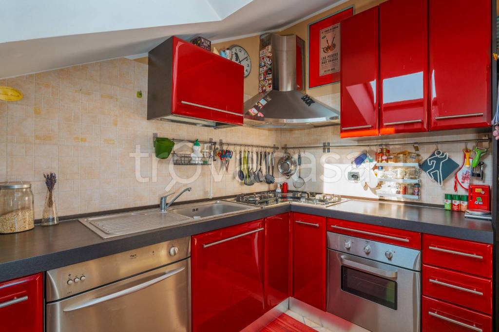 appartamento in vendita a Milano in zona Muggiano