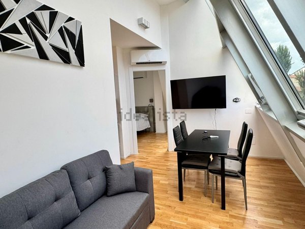 appartamento in vendita a Milano in zona Adriano