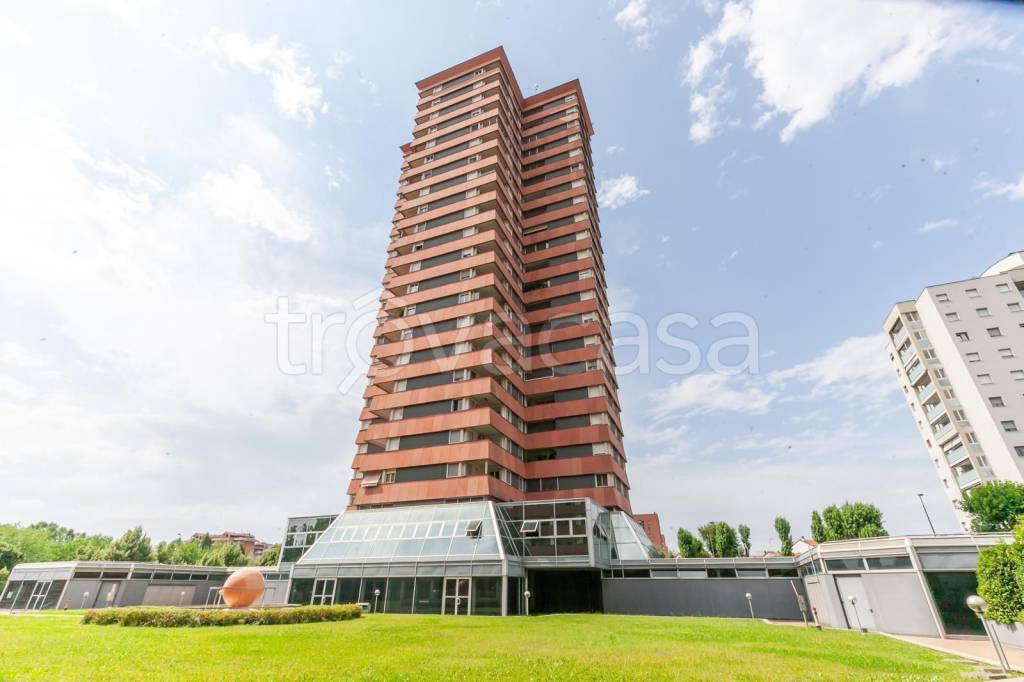 appartamento in vendita a Milano in zona Adriano