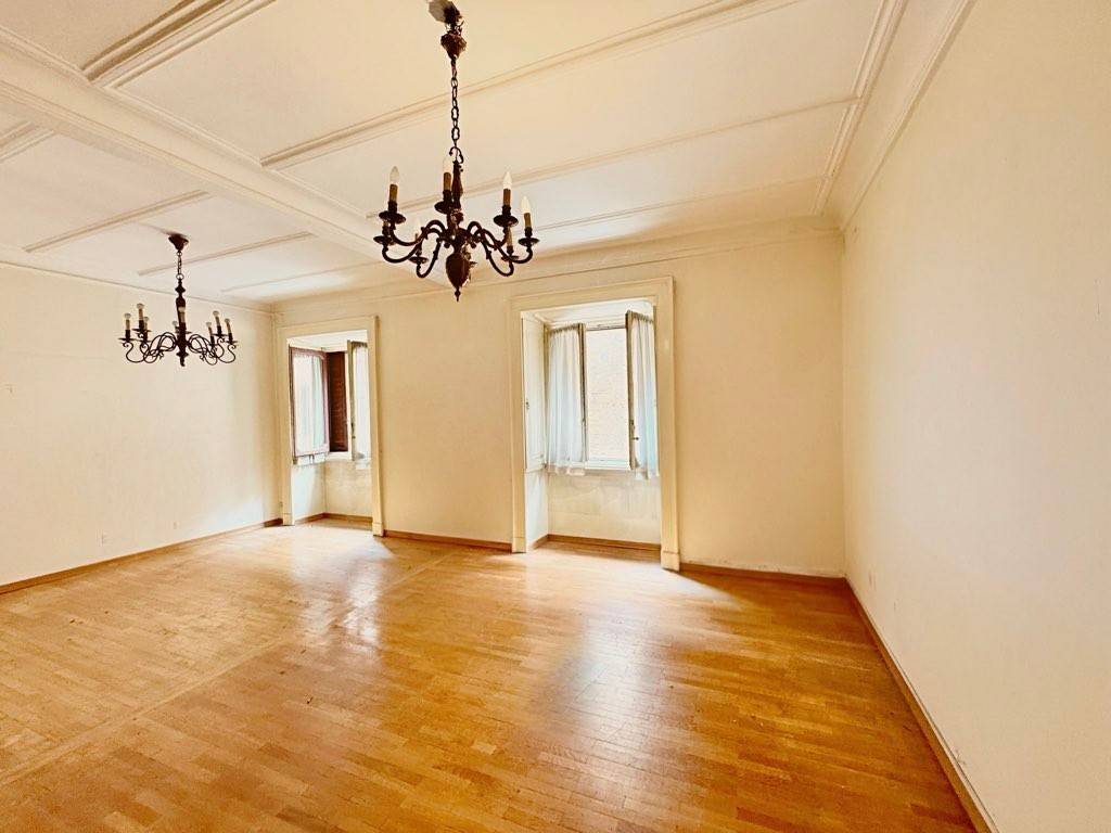 appartamento in vendita a Milano in zona Guastalla