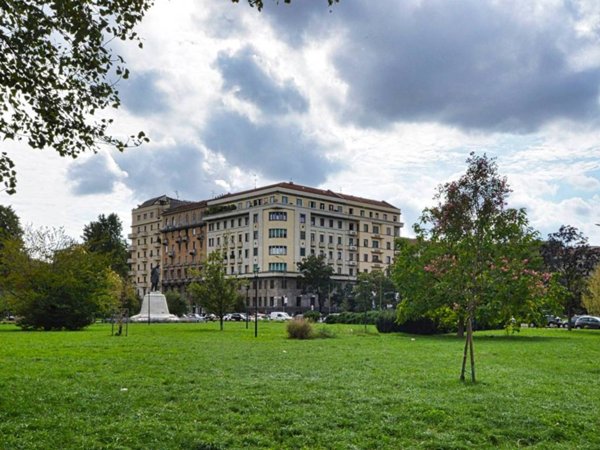 ufficio in vendita a Milano in zona Città Studi
