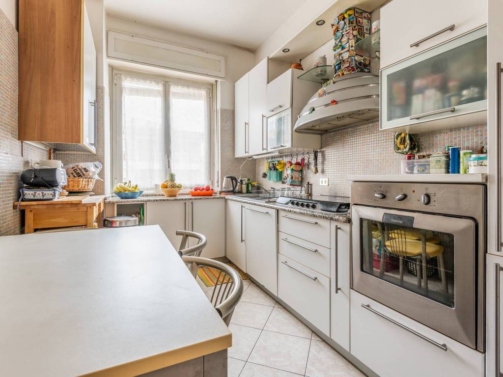 appartamento in vendita a Milano in zona Adriano