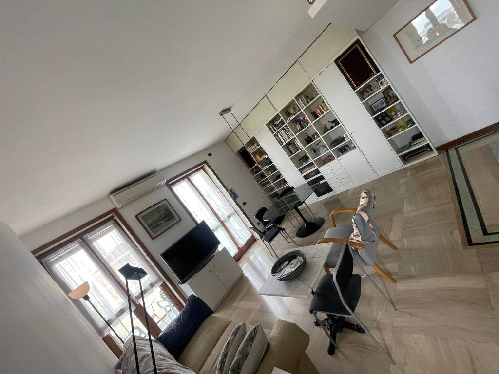 appartamento in vendita a Milano in zona Trenno