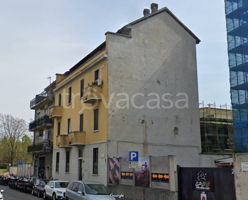 appartamento in vendita a Milano in zona Rogoredo