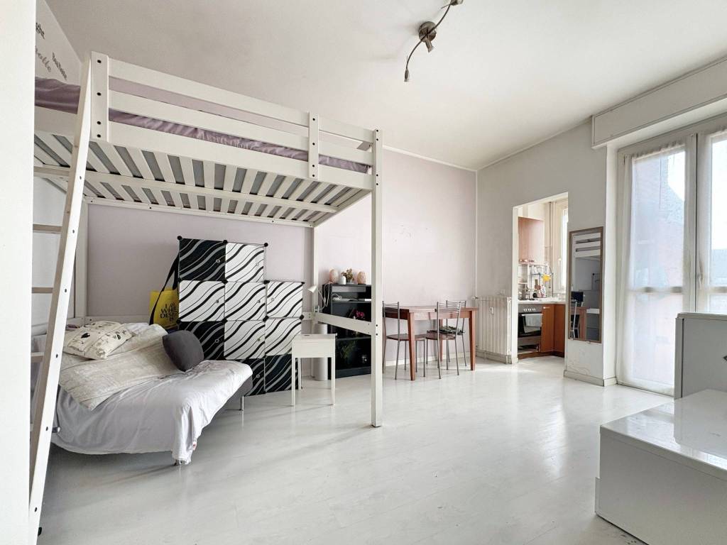 appartamento in vendita a Milano in zona Barona
