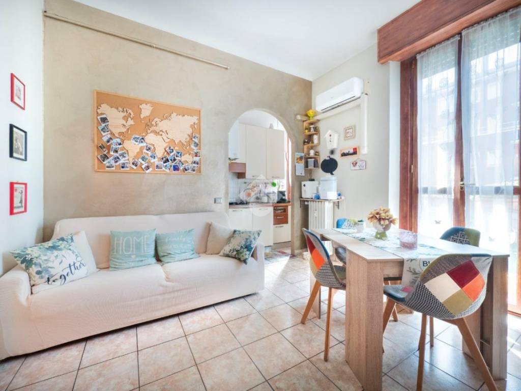 appartamento in vendita a Milano in zona Segnano