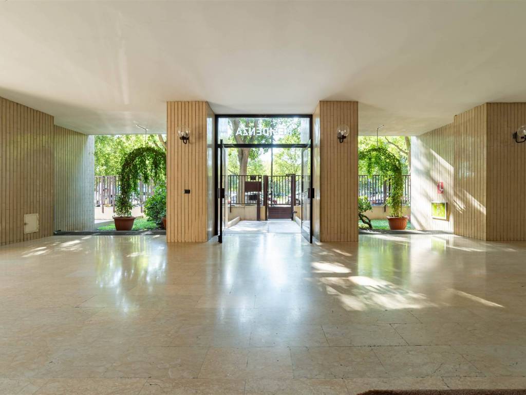 appartamento in vendita a Milano in zona Quarto Oggiaro